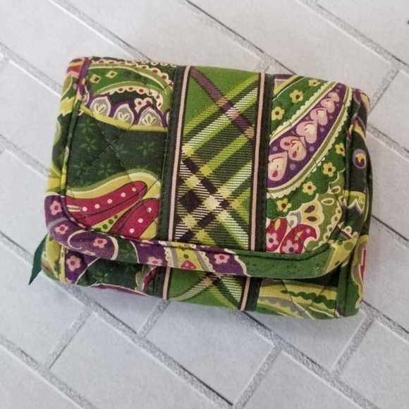 Vera Bradley Handbags - Vera Bradley Vintage Wallet Green Paisley Print